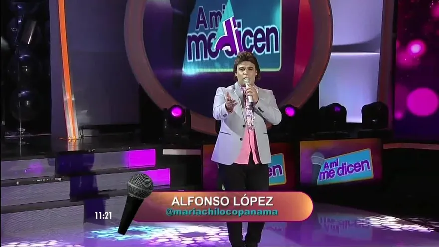 Alfonso López como Juan Gabriel - Show 1
