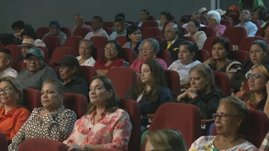 La Comisión de Credenciales de la Asamblea Nacional celebró este lunes su cuarta reunión de trabajo para discutir el paquete de modificaciones al reglamento interno.
