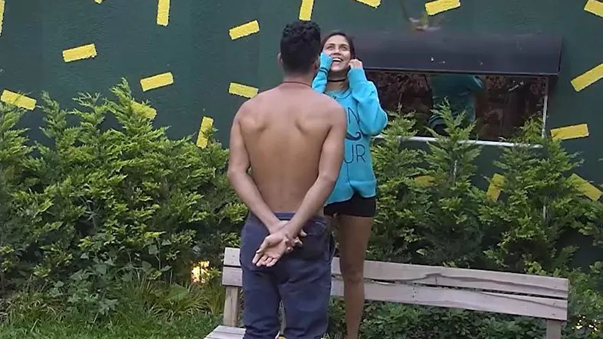 Kathy dice que es “cero expresiva”