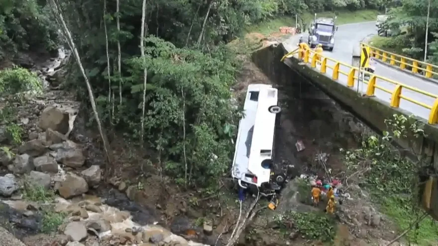 Siete personas mueren en accidente de autobús en Colombia