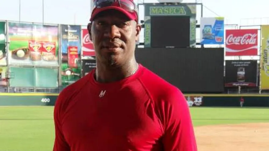 Contreras hermético en el triunfo de Mazatlán