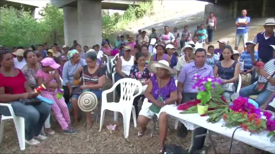 Moradores de Antón honran la memoria de las víctimas del accidente de tránsito