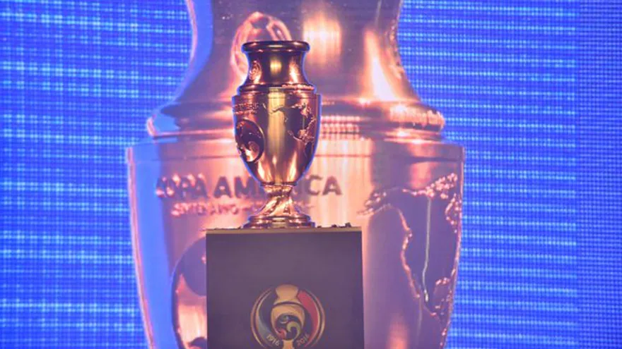 CONMEBOL presentó el trofeo de la Copa América Centenario. Foto/Archivo