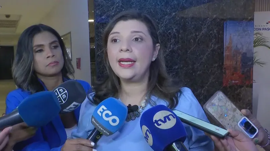 La ministra de Trabajo, Jackeline Muñoz.