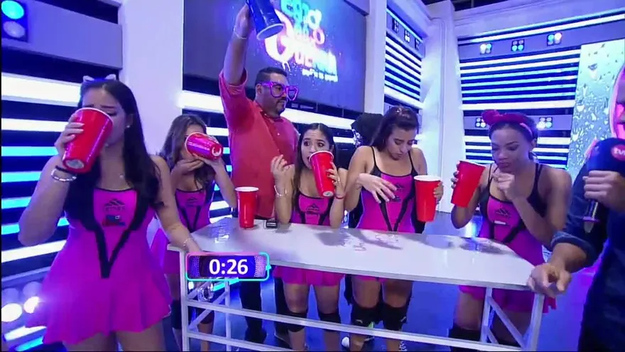¡IUUUU! Las Guerreras y sí, hasta Shebelut, tuvieron que cumplir el castigo de tomar soda caliente