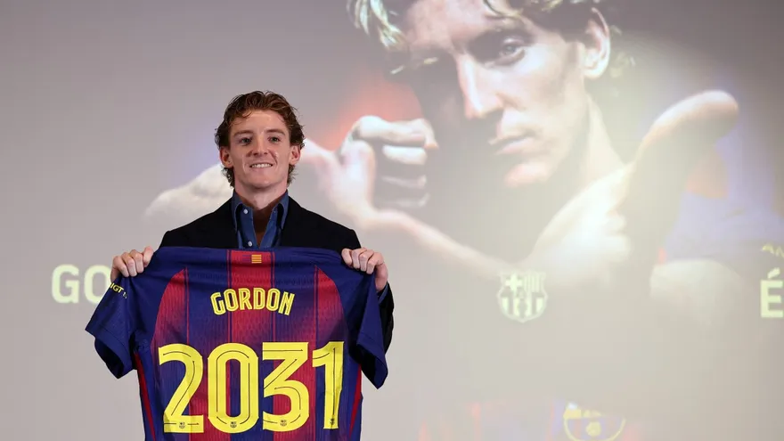 ¡Barcelona lo formaliza! Anthony Gordon es su nuevo fichaje