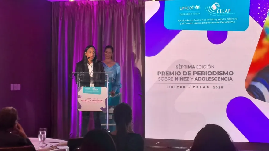 La periodista de TVN Noticias, Claudya Carolina Morales, fue galardonada en la séptima edición de los Premios de Periodismo sobre Niñez y Adolescencia Unicef-CELAP 2025.