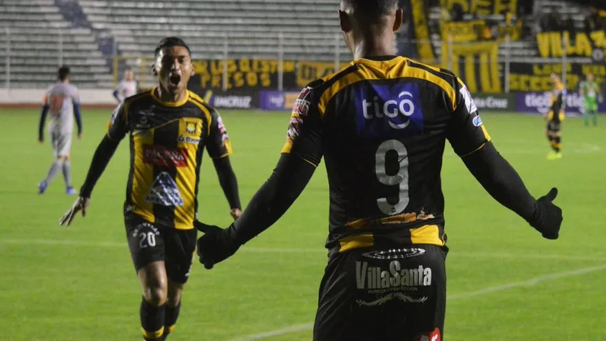 Rolando Blackburn anotó dos goles en el triunfo de The Strongest