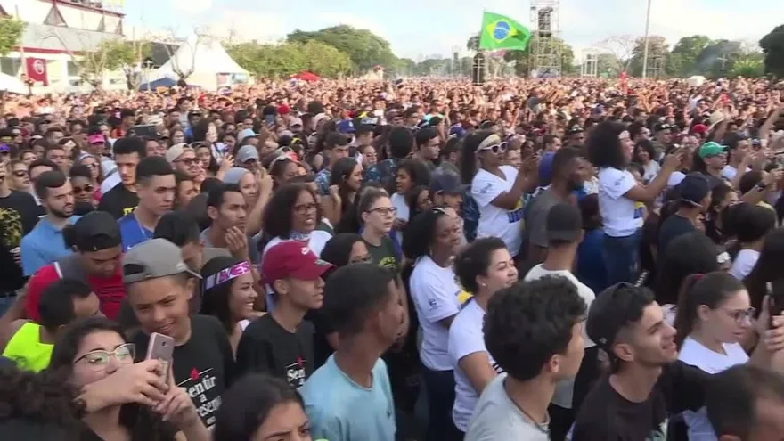 Bolsonaro agradece apoyo para “cambiar” Brasil en masivo acto evangélico