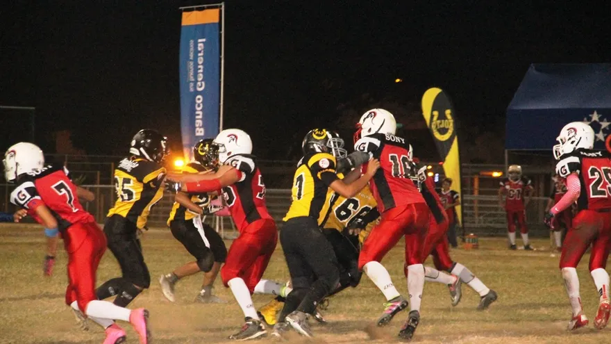 Acción del partido entre La Salle Spartans y Kiwanis Kolts