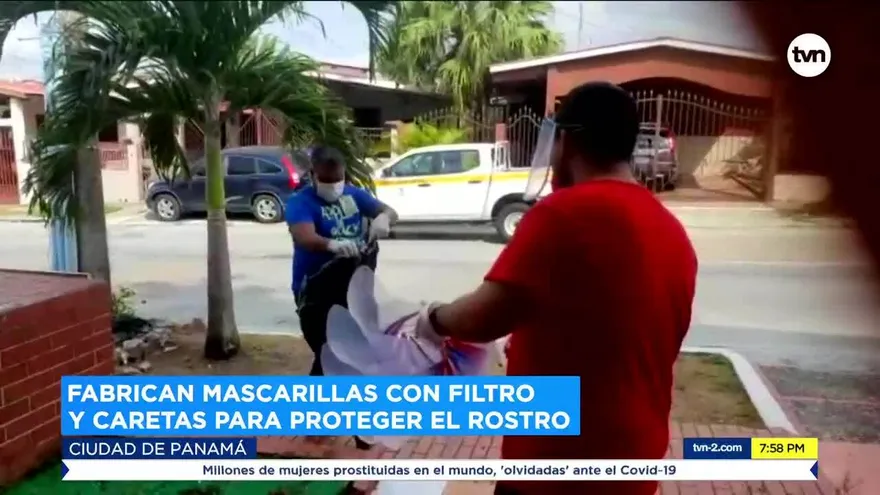 Los héroes que fabrican mascarillas en la lucha contra el COVID-19