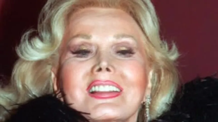 Muere Zsa Zsa Gabor a los 99 años, de un ataque al corazón