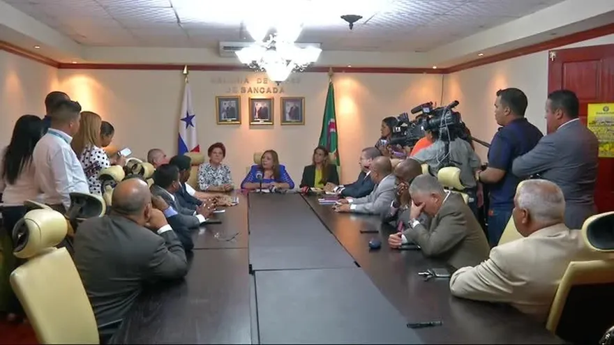 CD reconoce como su líder a Ricardo Martinelli