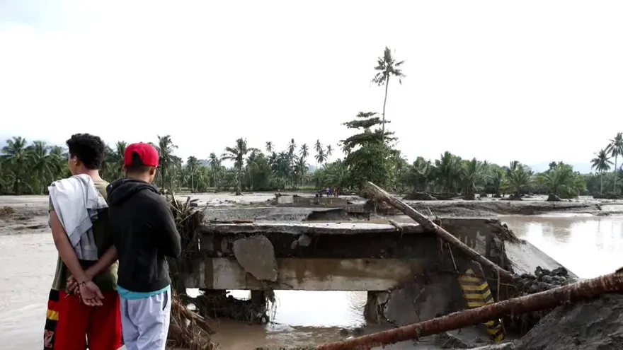 La tormenta Tembin se debilita tras causar 240 muertos en Filipinas
