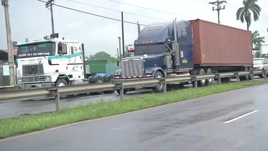 Transportistas protestan contra nuevo cobro en los puertos de Panamá