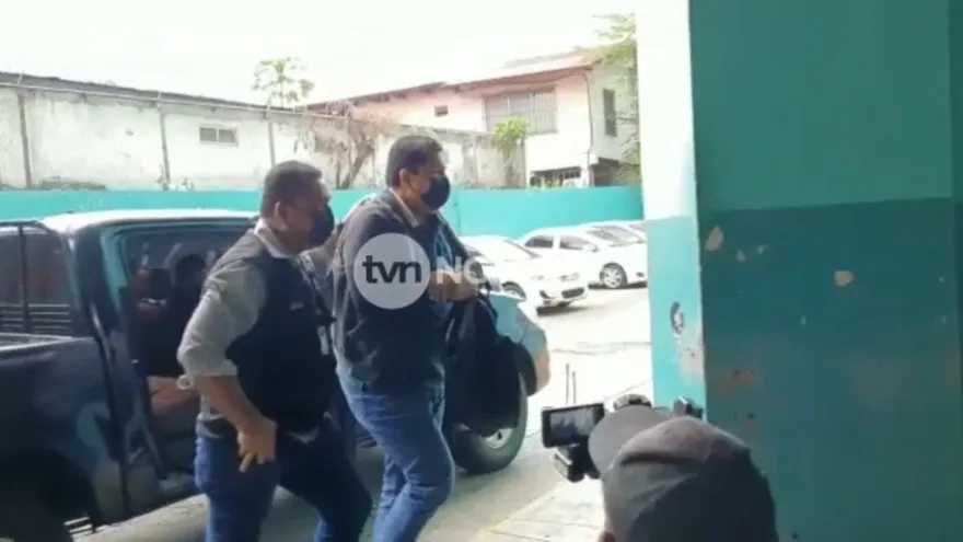 Leonardo labrador llega al SPA para audiencia por caso hisopados