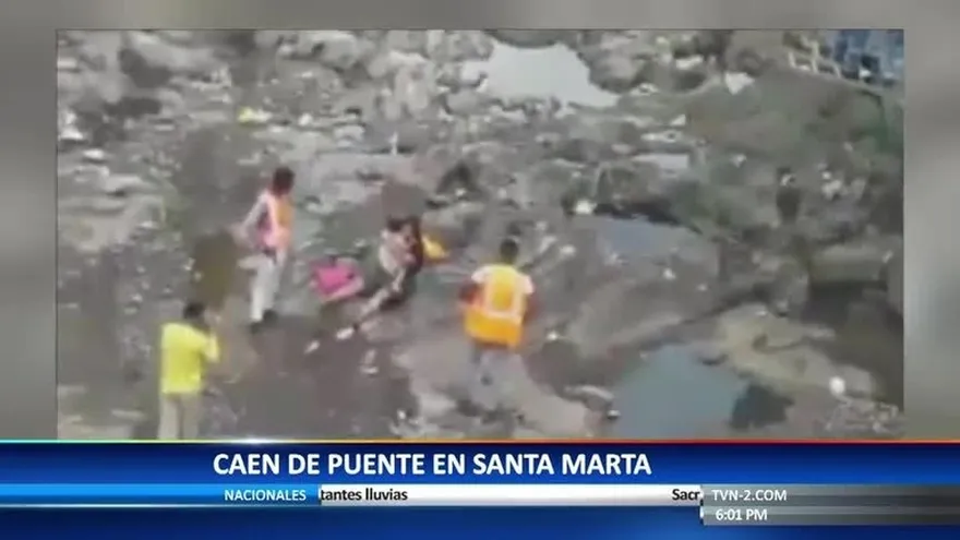 Madre e hija caen de un puente en Santa Marta