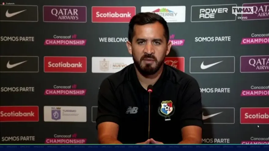 Ignacio Quintana apunta al juego contra Canadá