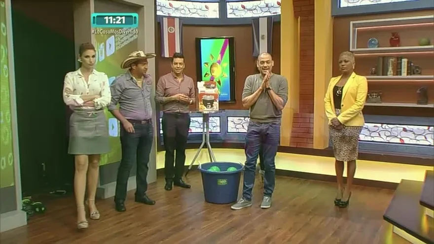 Juego - mete la bola Chicas vs Chicos