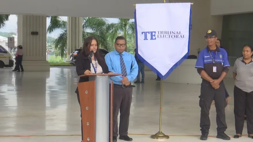 Panama's Electoral Tribunal hosts in-house school for employees to complete high school
