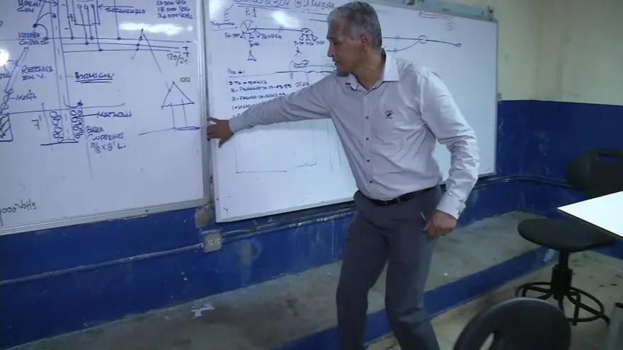 25 escuelas oficiales no estarán listas