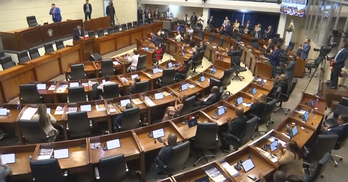 Presidente de la Asamblea, Jorge Herrera asegura que reglamento no se aprobó porque 'la agenda fue intensa'