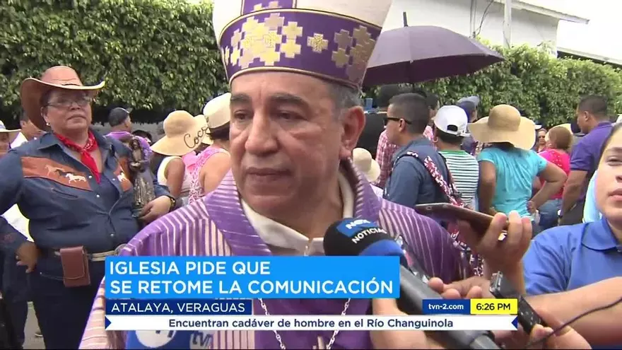 Ulloa defiende a la familia natural