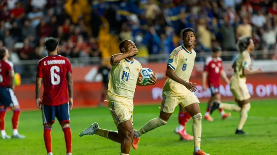 Jugadores de Curazao celebran durante el partido de Liga de Naciones contra Costa Rica