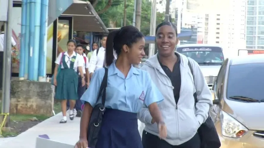 Escuelas deciden mecanismo para reponer clases