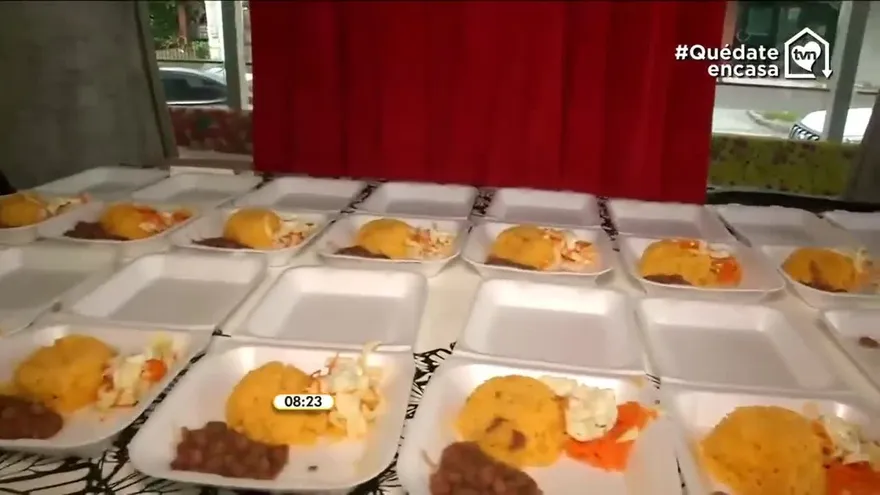 ¡La buena acción del día! Mira cómo se reparten 400 comidas a los necesitados ¡Héroes!