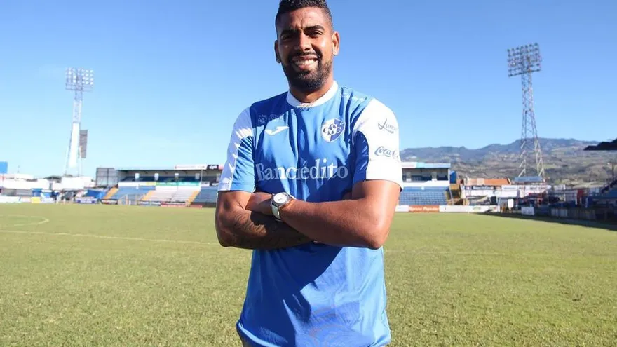 Gol de Gabriel Gómez con Cartaginés