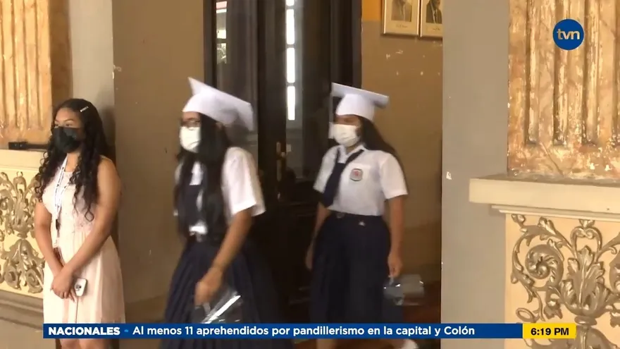 La emotiva graduación del Instituto Nacional bajo medidas sanitarias