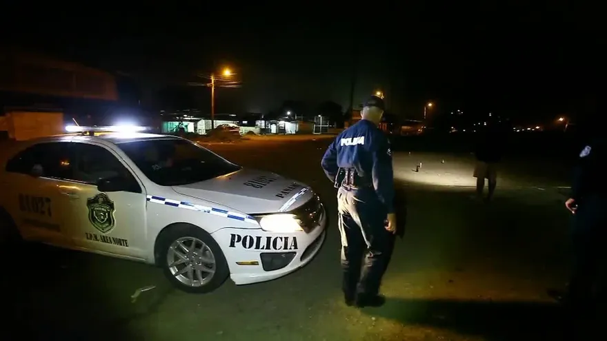 Una mujer muere en medio de una balacera