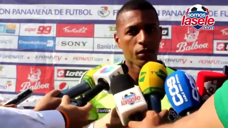 A Nicolás Muñoz lo admiran mucho los salvadoreños residentes en Dallas