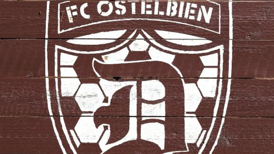 Equipo en Alemania alinea a jugadores neonazis