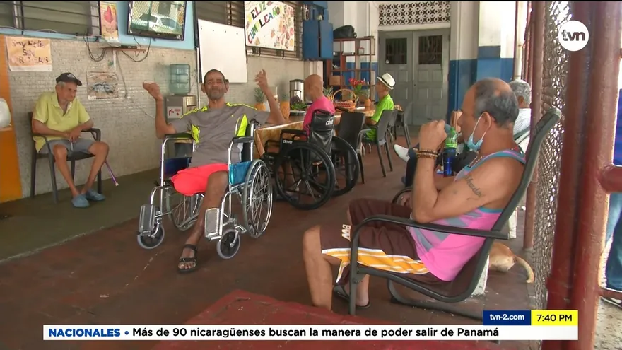 Hogares de ancianos se preparan para recibir la vacuna