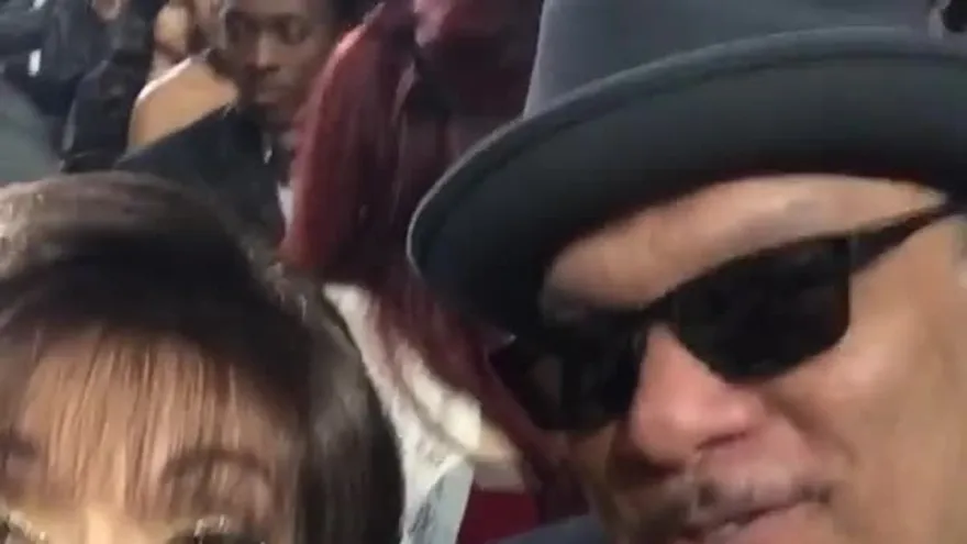 Omar Alfanno felicita a Erika Ender