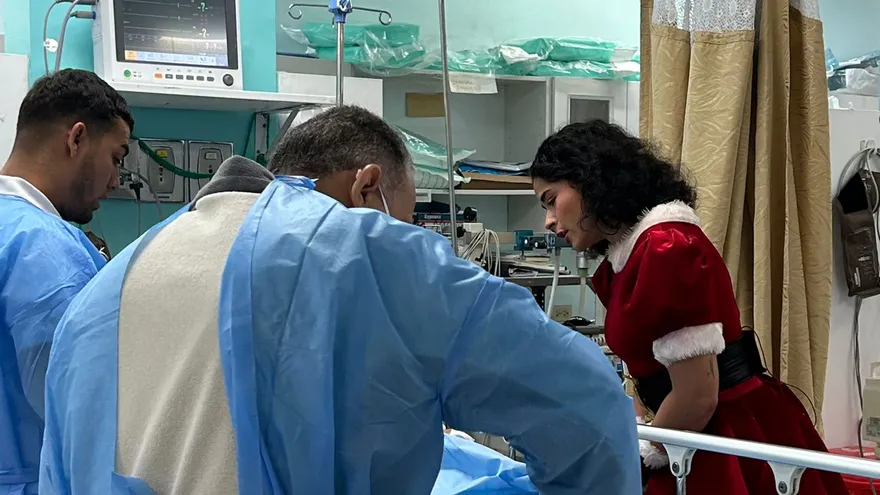 La alcaldesa de San Miguelito, Irma Hernández visita a los afectados