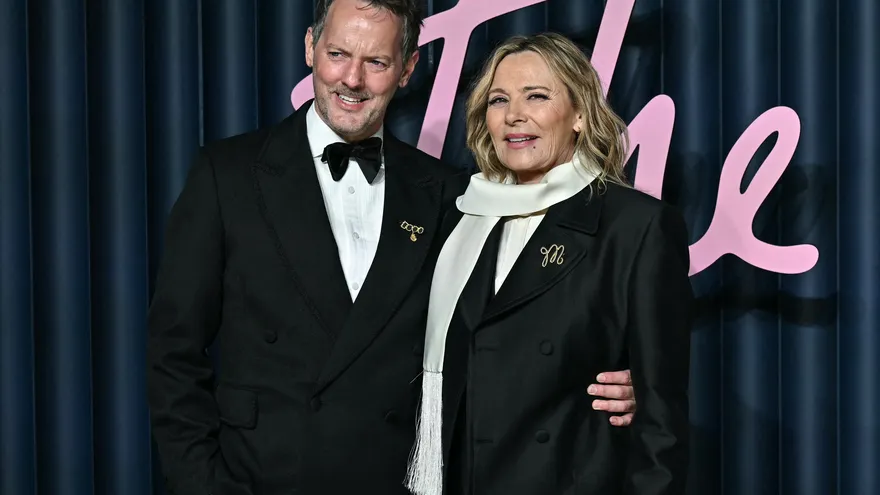 la estrella británico-canadiense Kim Cattrall, contrajo matrimonio por cuarta vez, esta vez con Russell Thomas