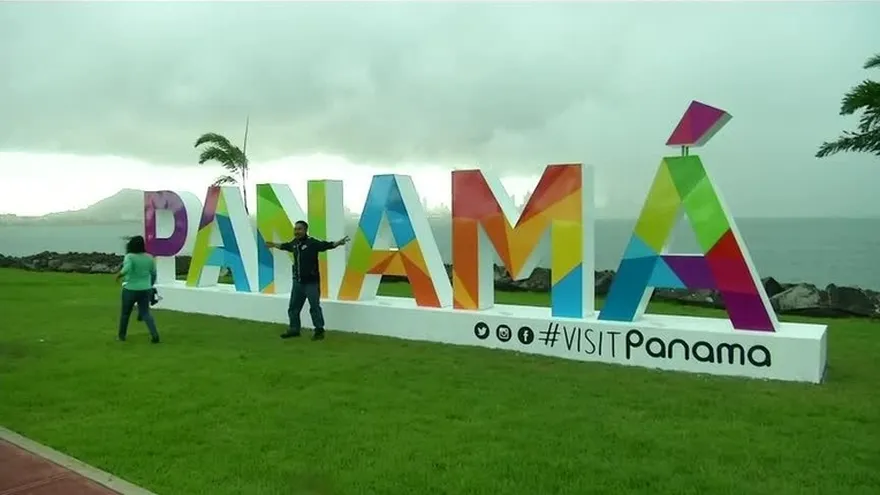 Inauguran tercer parador turístico en la capital