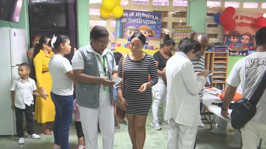 Feria de salud ofrece consultas, vacunas y pruebas gratuitas en Mateo Iturralde