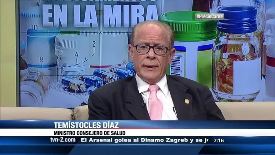 Temístocles Díaz, Ministro Consejero de Salud