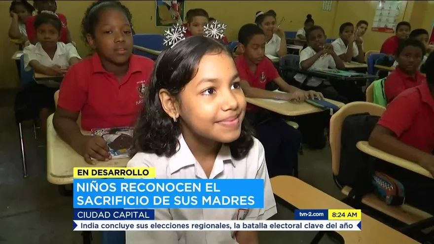 Estudiantes de la escuela Pedro J. Sosa le desean un feliz día de la madre