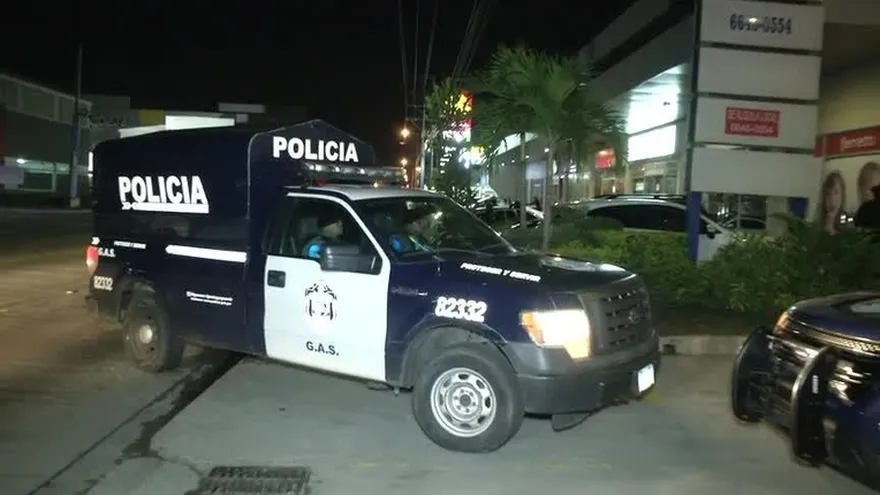 Policías envueltos en actos ilegales