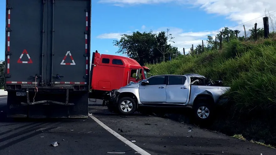 Por tratar de rebasar un auto, muere una persona Chiriquí