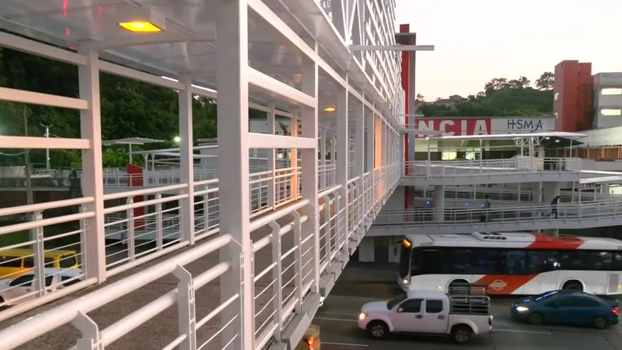 Autoridades realizan trabajos de remozamiento en paso peatonal ubicado frente al HSMA.