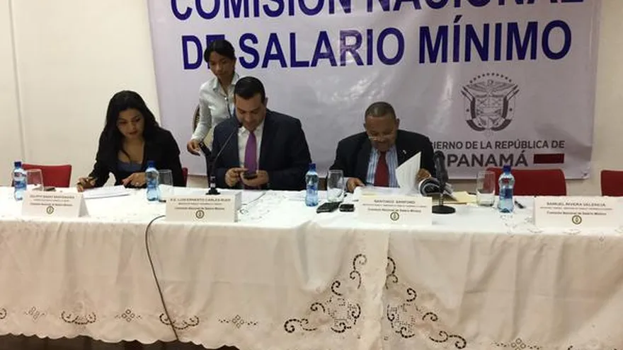 Tercera reunión de la Comisión Nacional de Salario Mínimo.