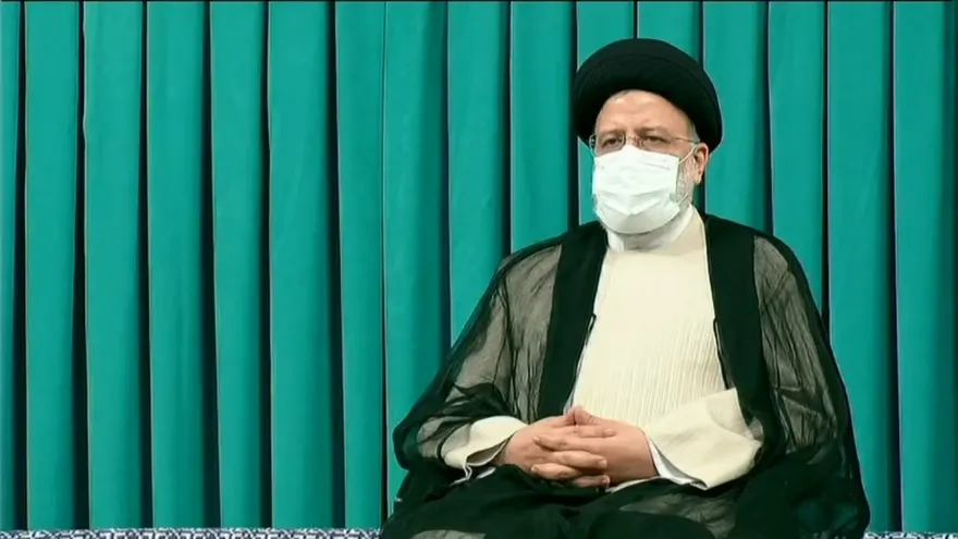 El ultraconservador Ebrahim Raisi investido nuevo presidente de Irán