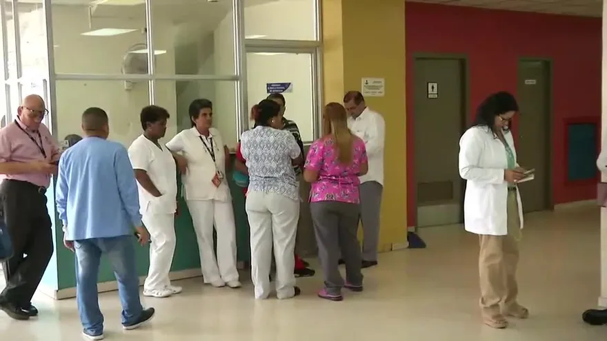 Ministro Mayo se reúne con médicos