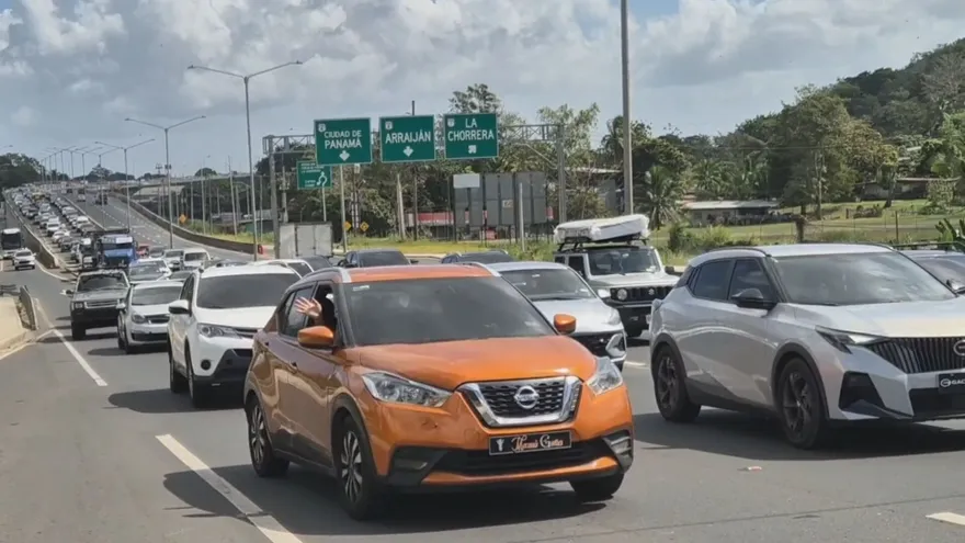 Día de los Mártires: Más de 30 mil vehículos se dirigen al interior del país durante el asueto del 9 de enero